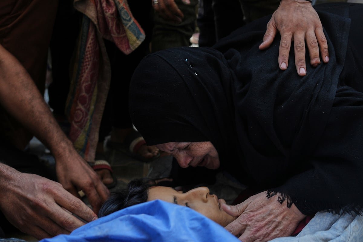 Conflicto en Oriente Próximo: 13 de julio de 2025 | Una decena de muertos, la mayoría de ellos niños, en un ataque israelí contra un punto de distribución de agua en el centro de Gaza | Internacional