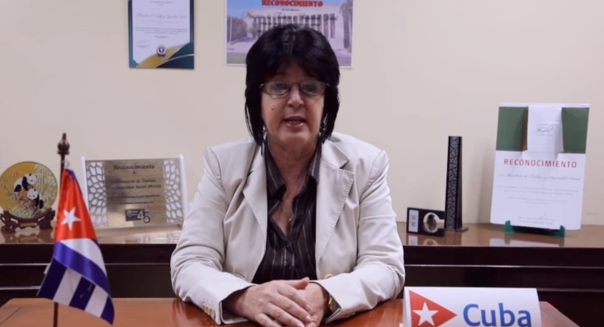 Dimite la ministra cubana de Trabajo tras afirmar que en la isla no hay mendigos