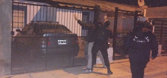 Discutía con otro hombre y tenía una tumbera en su poder