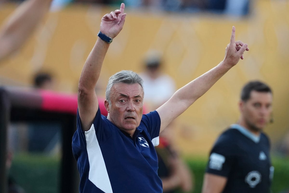 Domènec Torrent, durante el partido entre el Monterrey y el Urawa (4-0) en el que el conjunto mexicano se clasificó para octavos de final del Mundial de Clubes