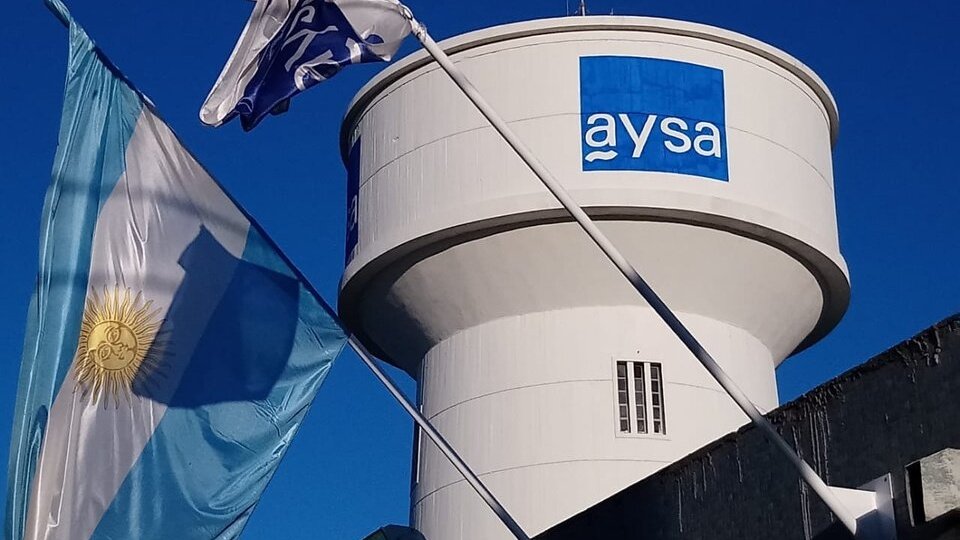El Gobierno anunció el comienzo de la privatización de AySA | El desguace del Estado avanza