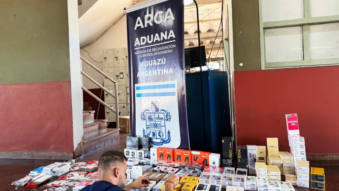 El «colador» de la Aduana: empresas denuncian la multiplicación del contrabando, a la vista del Gobierno