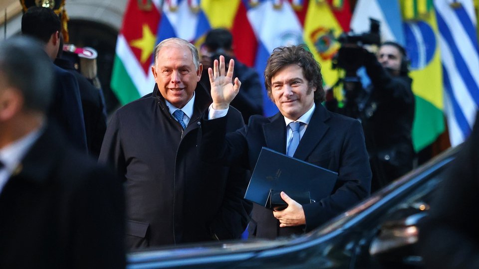 El discurso de Milei en el Mercosur, contra el Mercosur | «Emprenderemos el camino de la libertad y lo haremos acompañados o solos», amenazó