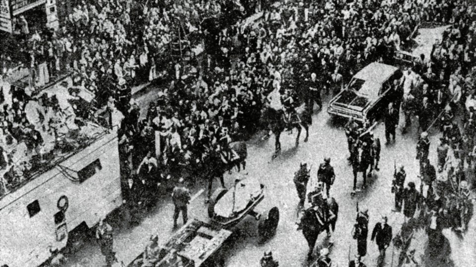 El duelo que consolidó al fotoperiodismo argentino | La muerte de Perón