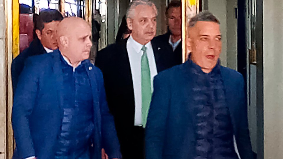 El expresidente se desligó del caso y pidió que exfunciarios suyos declaren  | Alberto Fernández amplió su declaración indagatoria en la causa Seguros