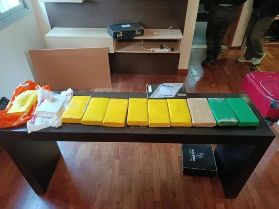 El narco que tenía salidas transitorias: allanaron su casa y encontraron 12 kilos de cocaína