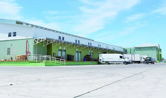 En cinematográfico suceso, cinco delincuentes en dos autos interceptaron a un camionero y lo asaltaron