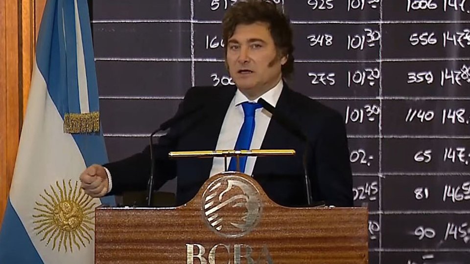 En guerra con el Congreso y los gobernadores, Milei apela al veto para sostener el ajuste | «Voy a vetar todo y, si se cae el veto, lo voy a judicializar», dijo ante empresarios