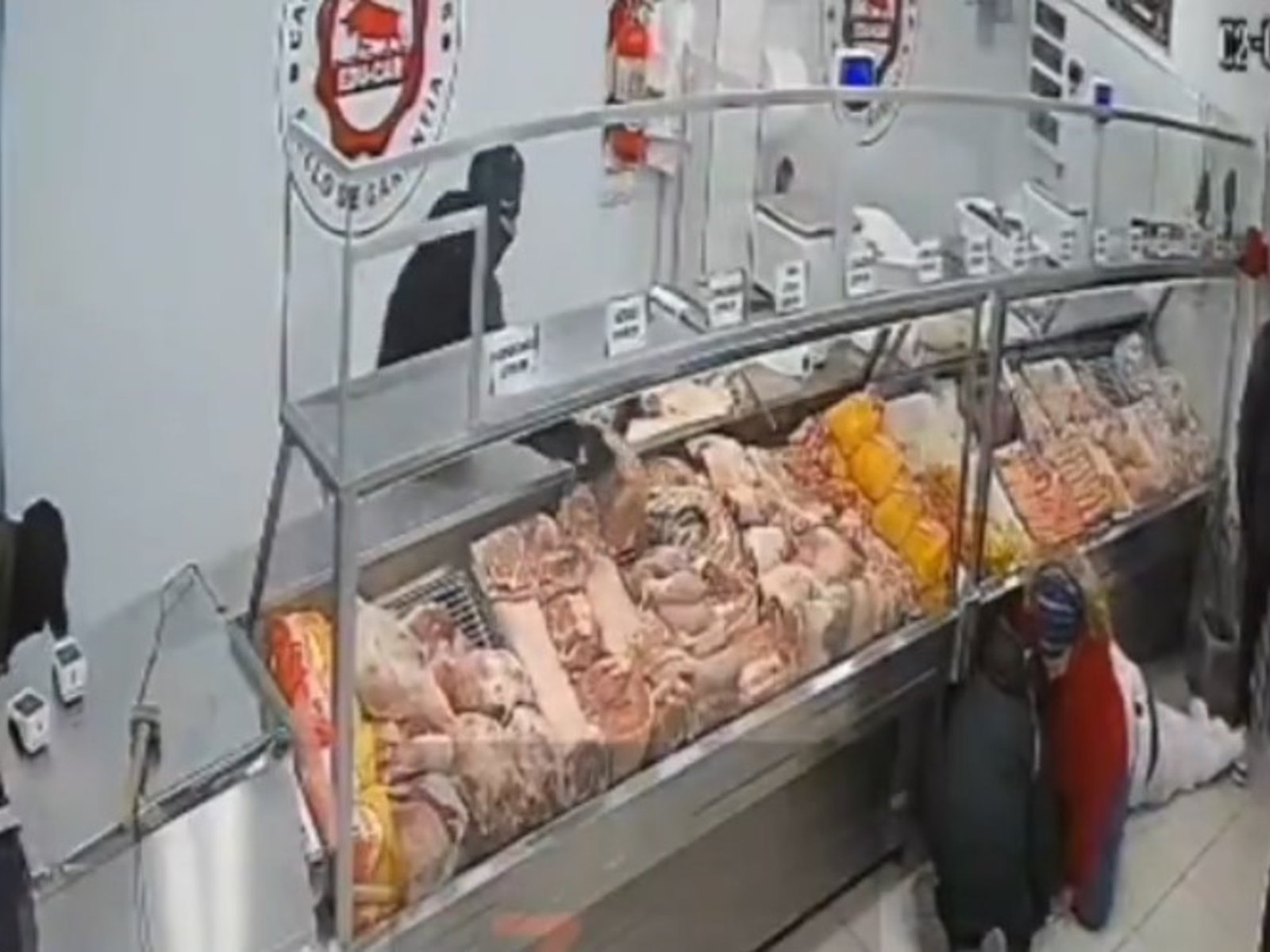 Entraron a robar una carnicería en Los Polvorines y, antes de irse, los ladrones se eligieron un corte de carne