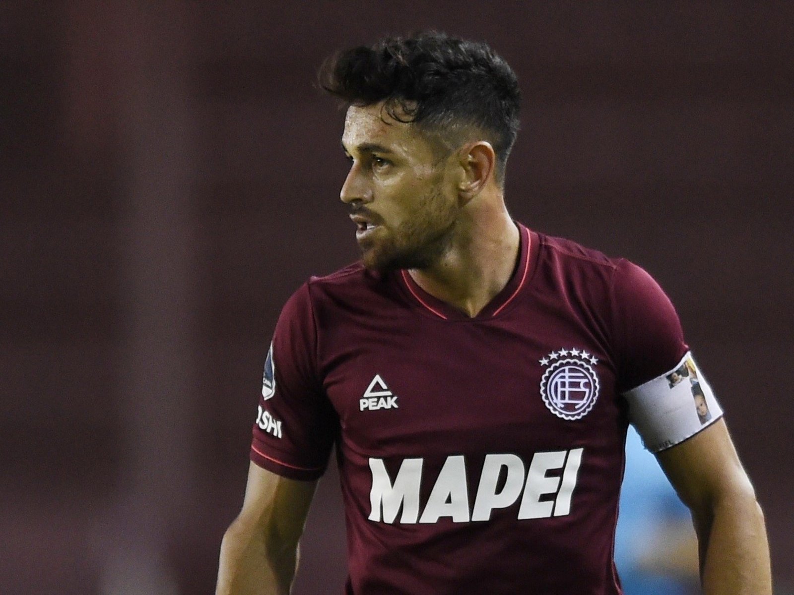 «Es un referí complicado, dirige cuando hay un equipo del poder»