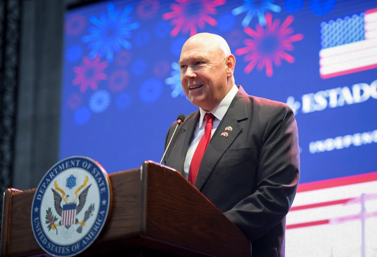 Estados Unidos envía de regreso a su embajador en Colombia con una advertencia: “Vuelvo con preocupaciones persistentes”