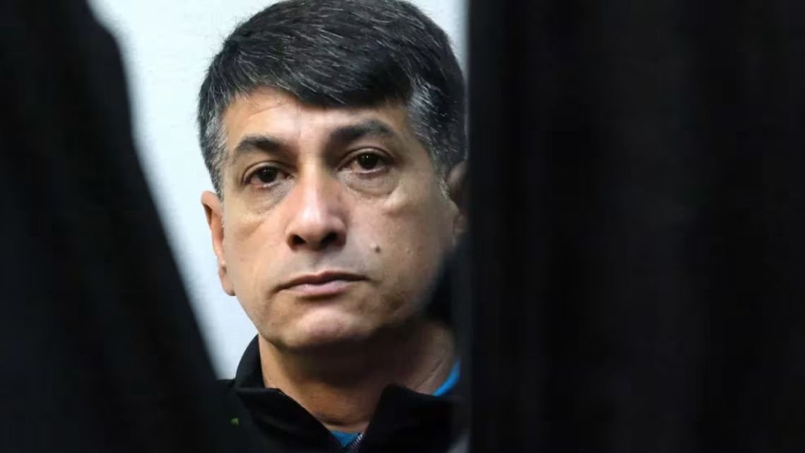 Fallo a favor de una adolescente que pidió sacarse el apellido de su papá, que mató a su mamá