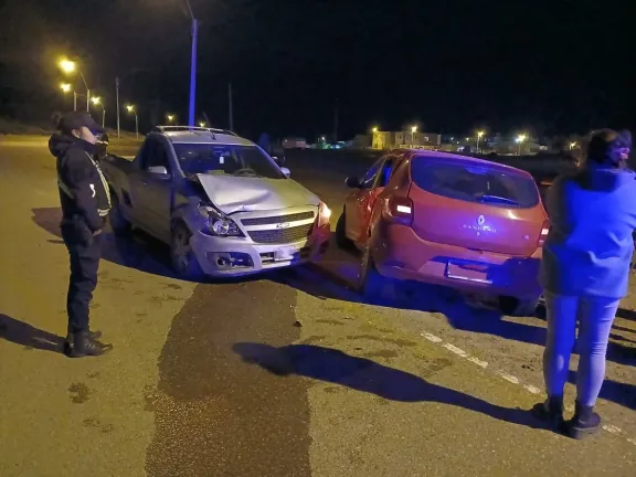 Fuerte choque en zona norte: una mujer fue trasladada al Hospital Alvear