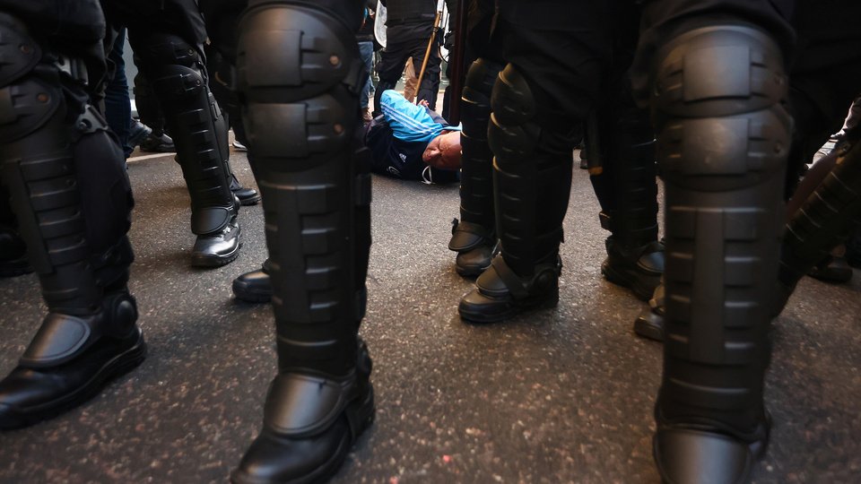 La brutalidad de todos los miércoles en la marcha de los jubilados | Más de 30 heridos y siete detenidos frente al Congreso