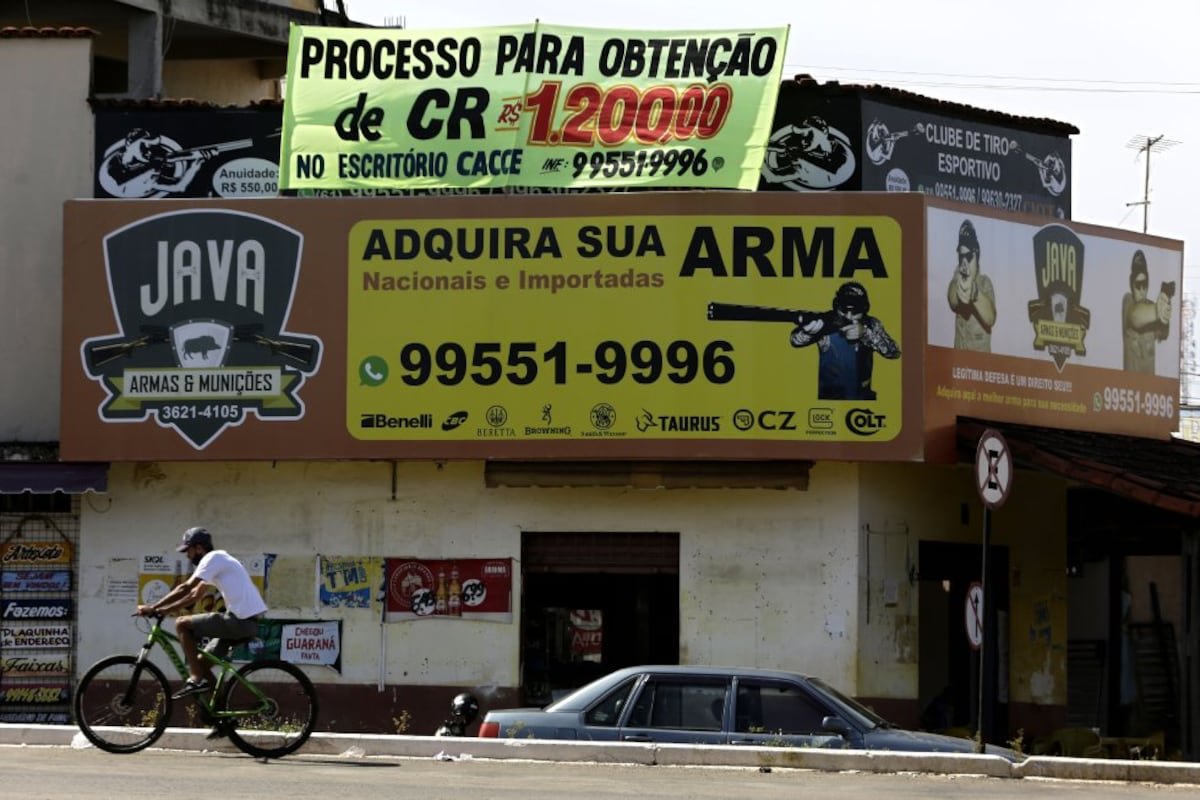 La compra de armas en Brasil echa el freno con Lula tras el festín de Bolsonaro