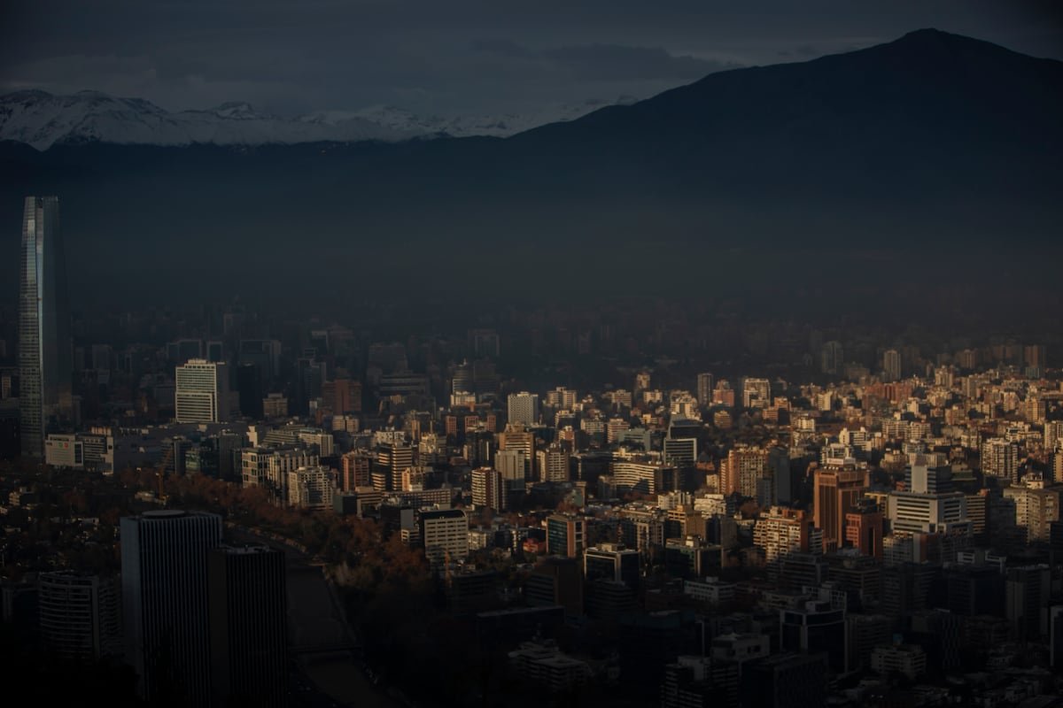 La decisión hace parte de una opinión consultiva que pidieron Chile y Colombia sobre la obligación de los Estados frente a la emergencia climática : En una decisión inédita ante la crisis ambiental, la Corte IDH reconoce el derecho a un clima sano | América Futura