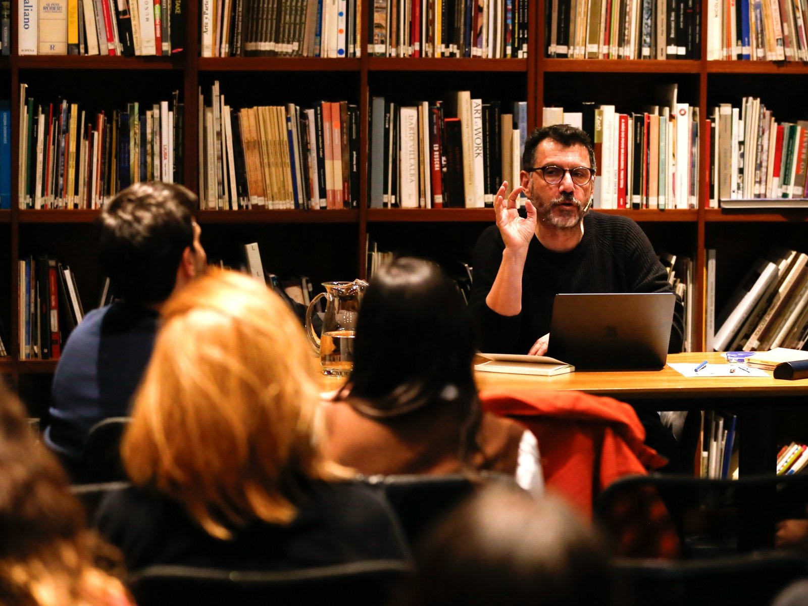 «La literatura no tiene que tener miedo a molestar»