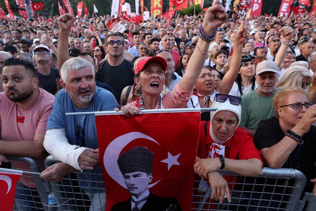 La ola represiva de Erdogan acorrala al principal partido de la oposición en Turquía | Internacional