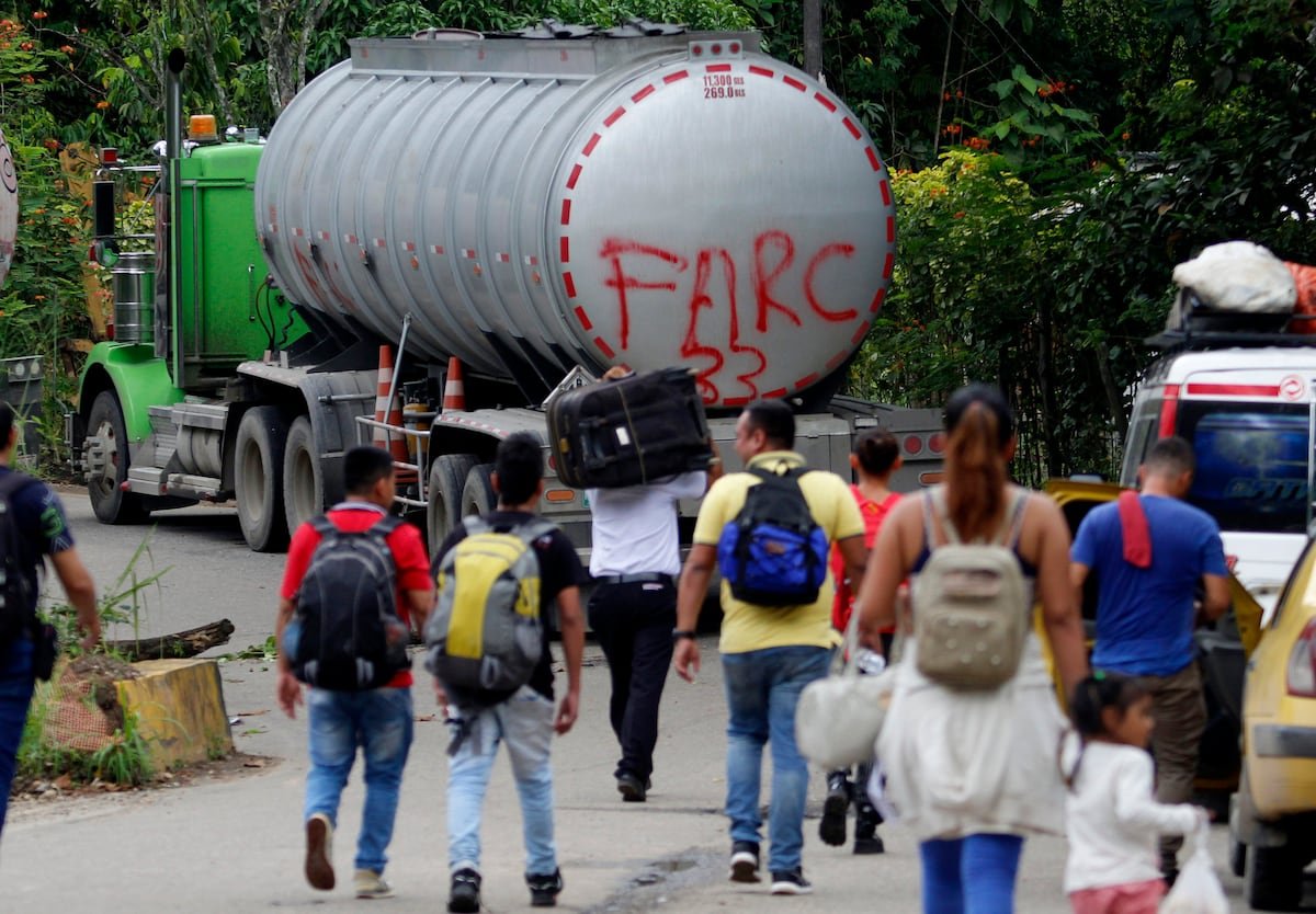 Las minas antipersonales del Catatumbo se atraviesan en la paz que busca Petro con Calarcá en el Amazonas