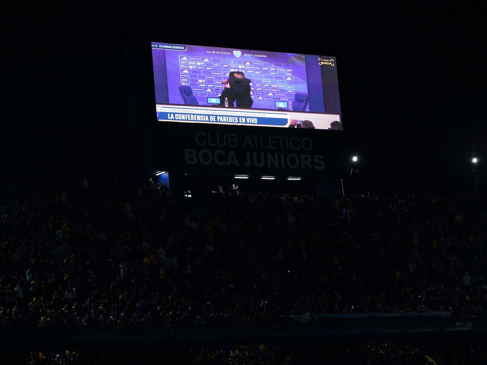 Leandro Paredes vuelve a Boca: presentan al campeón del mundo con una multitud en la Bombonera