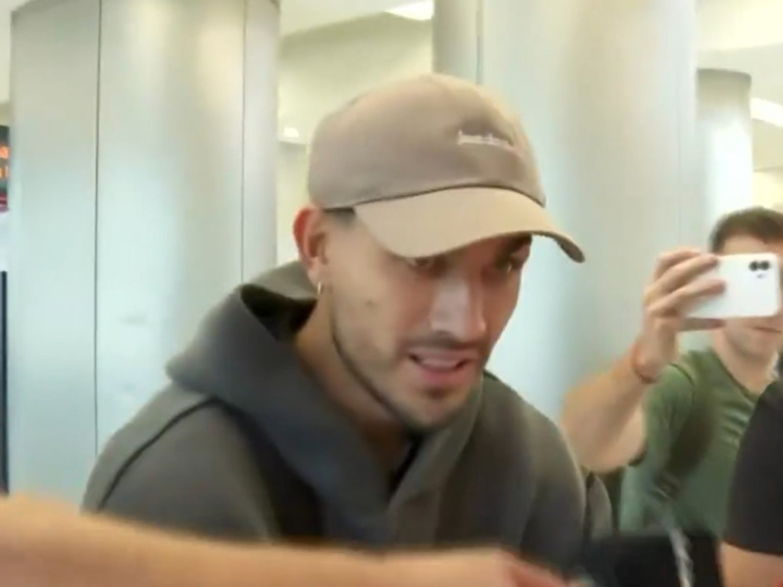 Leandro Paredes ya está en el país y se realiza la revisión médica para jugar en Boca