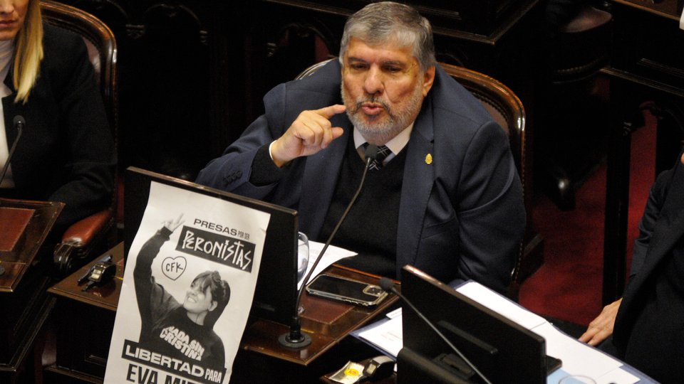 Mayans convocó a los gobernadores a apoyar la derogación del DNU 70/23 | El decreto debe ser tratado en Diputados