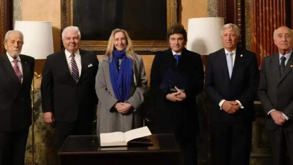Milei llamó "perversos" a los gobernadores | Sigue la furia presidencial, esta vez en un acto en el Jockey Club