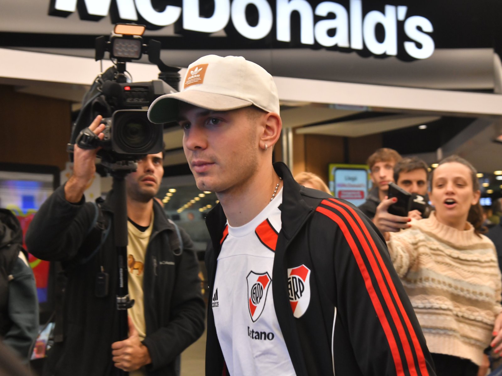 «No tenía otra cosa en la cabeza que jugar en River, pero apareció Real Madrid y me cambió las ideas»