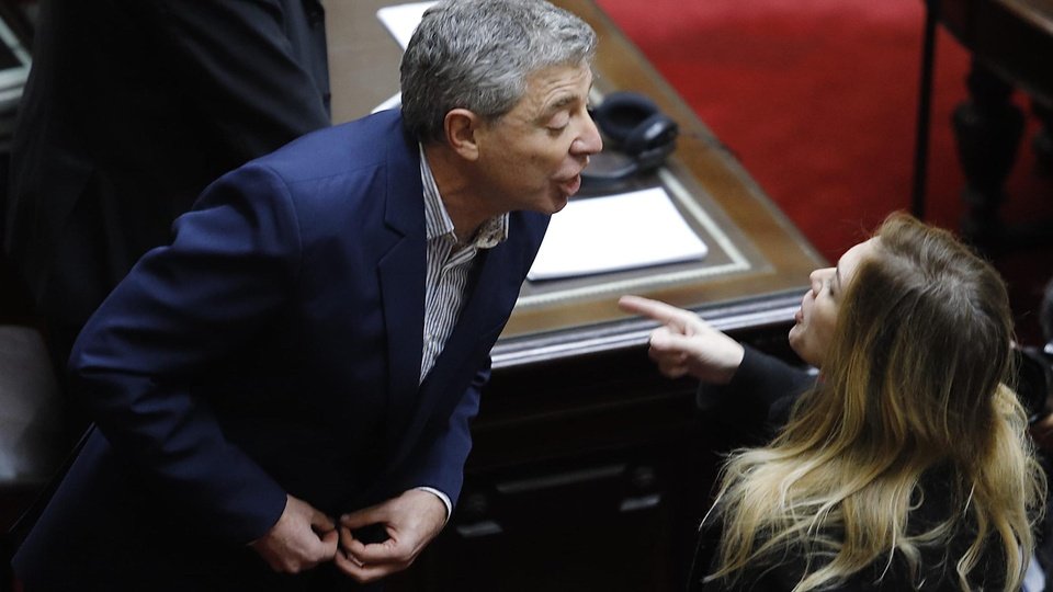 Otro escándalo en el Congreso: gritos, insultos y sesión levantada | El video del tenso cruce entre diputados de UXP y LLA