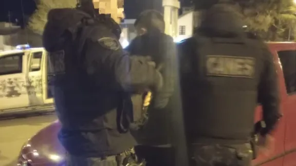 Persecución: disparos disuasivos y un conductor alcoholizado que cruzó semáforos en rojo