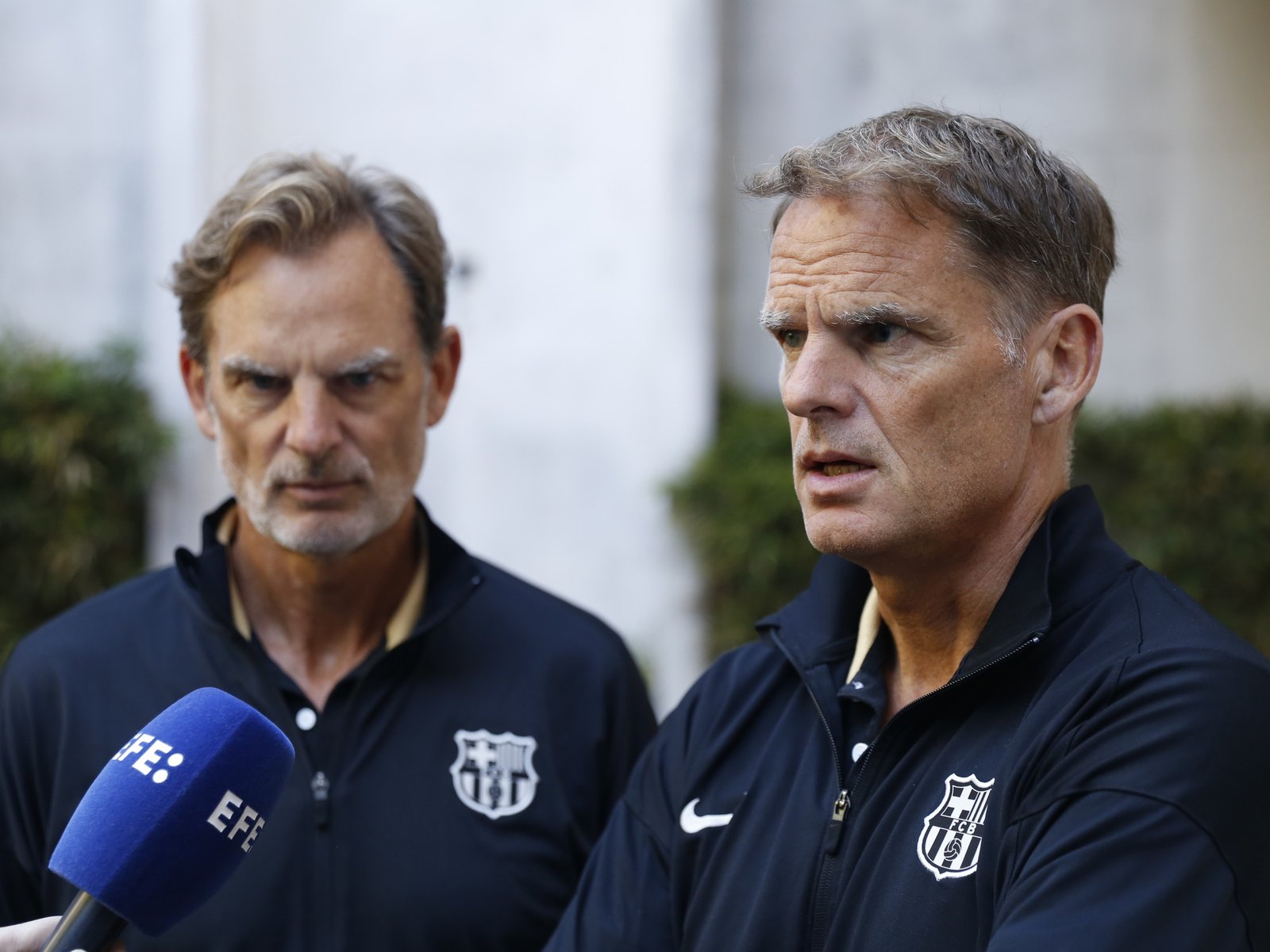 Phillip Cocu y Frank y Ronald De Boer, tres glorias "naranjas" que llegaron a Buenos Aires para jugar el "Choque de Leyendas" entre River y Barcelona
