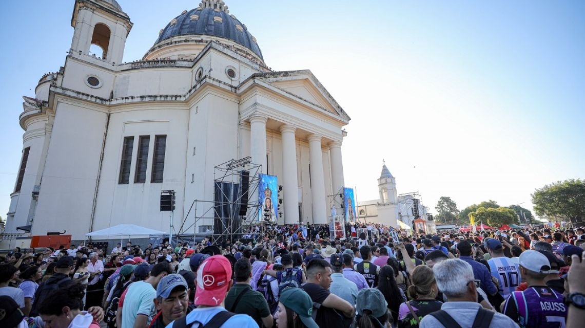 Polémica en Itatí: cobro de «peaje» genera fuerte disputa en plena peregrinación a la Basílica