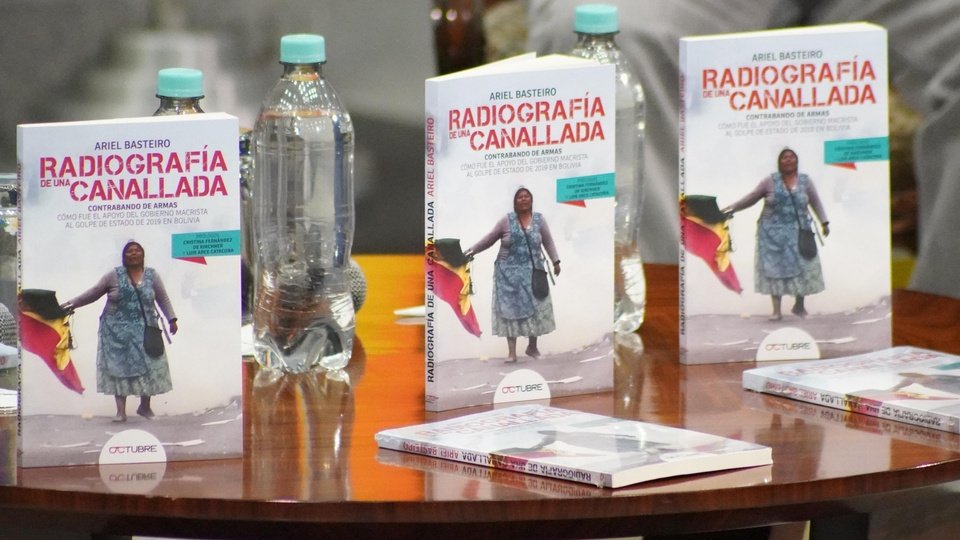 Presentan "Radiografía de una canallada" en el Instituto Patria
