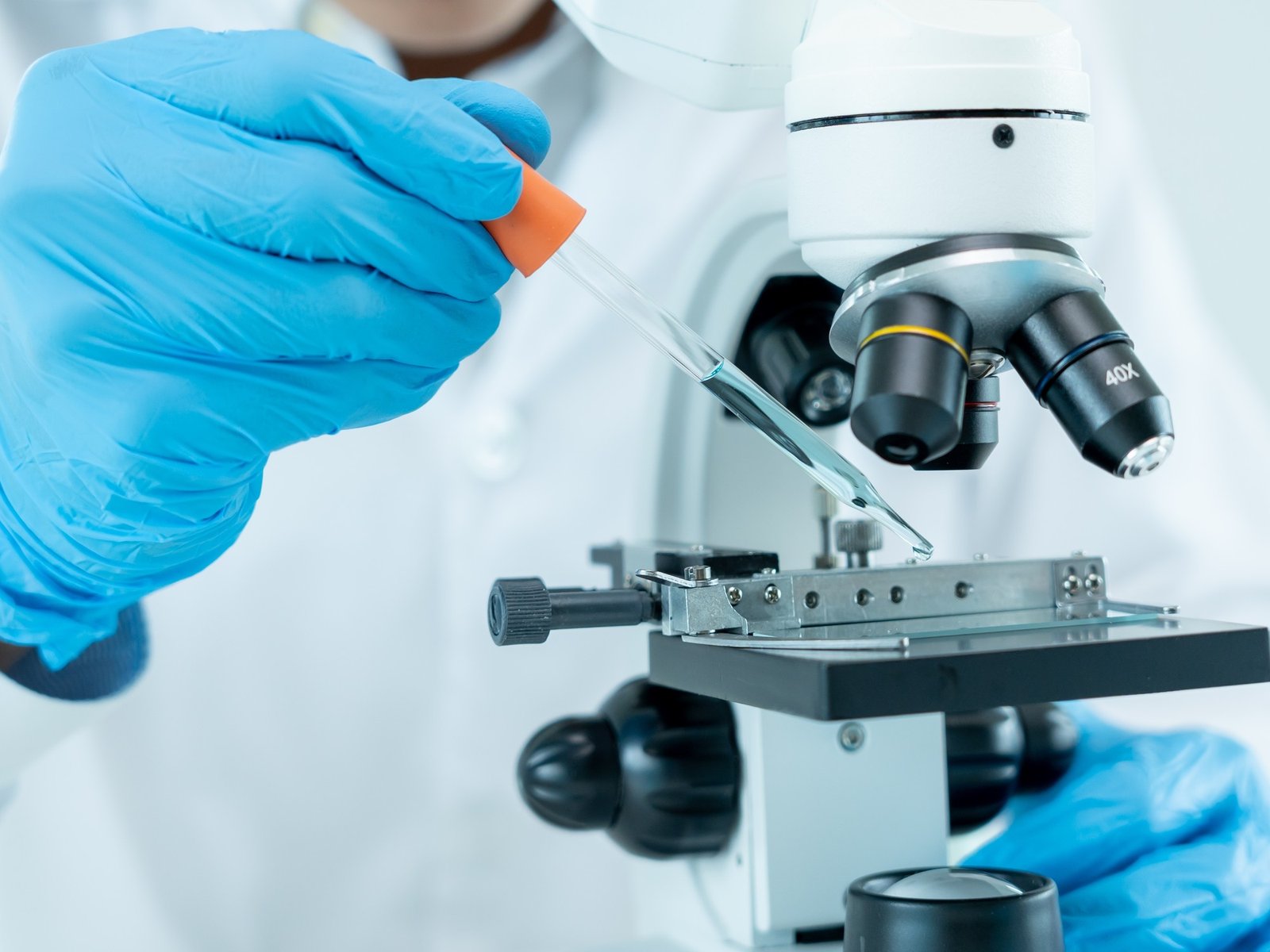 Prueban en el país una innovadora terapia contra el cáncer con células modificadas genéticamente