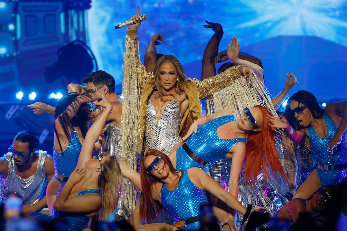 Rockera, cabaretera, sexy y hasta flamenca: Jennifer López reclama en Madrid su trono en el olimpo del pop mundial | Cultura