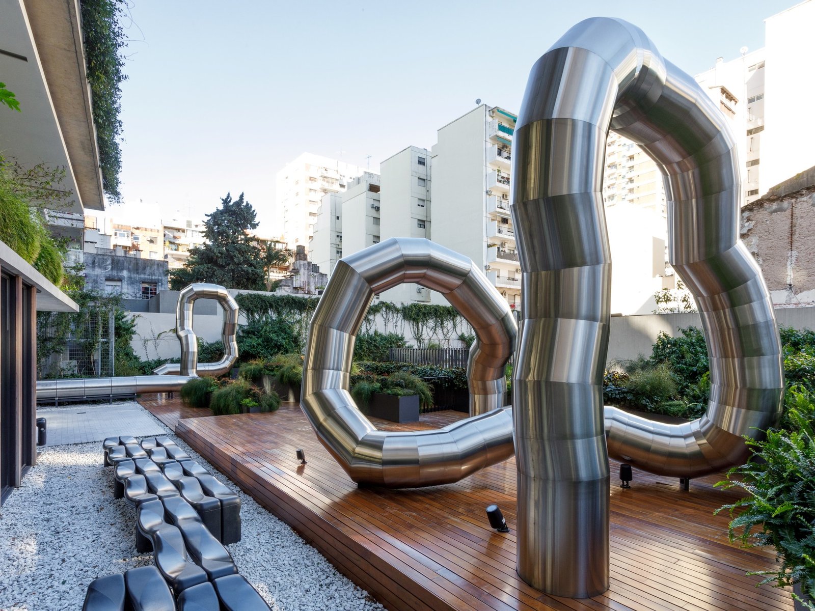Se lanzó la séptima edición del Premio Azcuy, el certamen que acerca nuevos públicos al arte contemporáneo