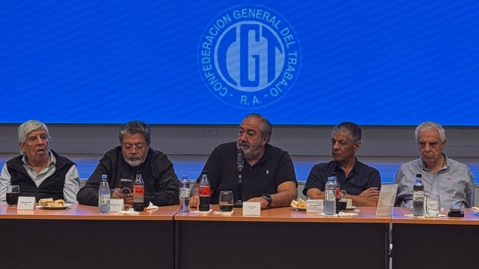 Sin candidatos, renovación y catarsis | La mesa chica ampliada de la CGT enfrascada en un largo debate