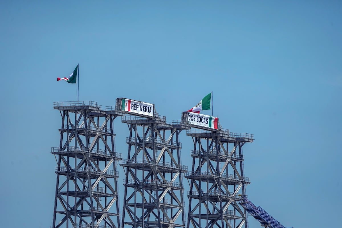 Sobrecostos y pocos litros de gasolina: la refinería Dos Bocas, entre las más caras del mundo