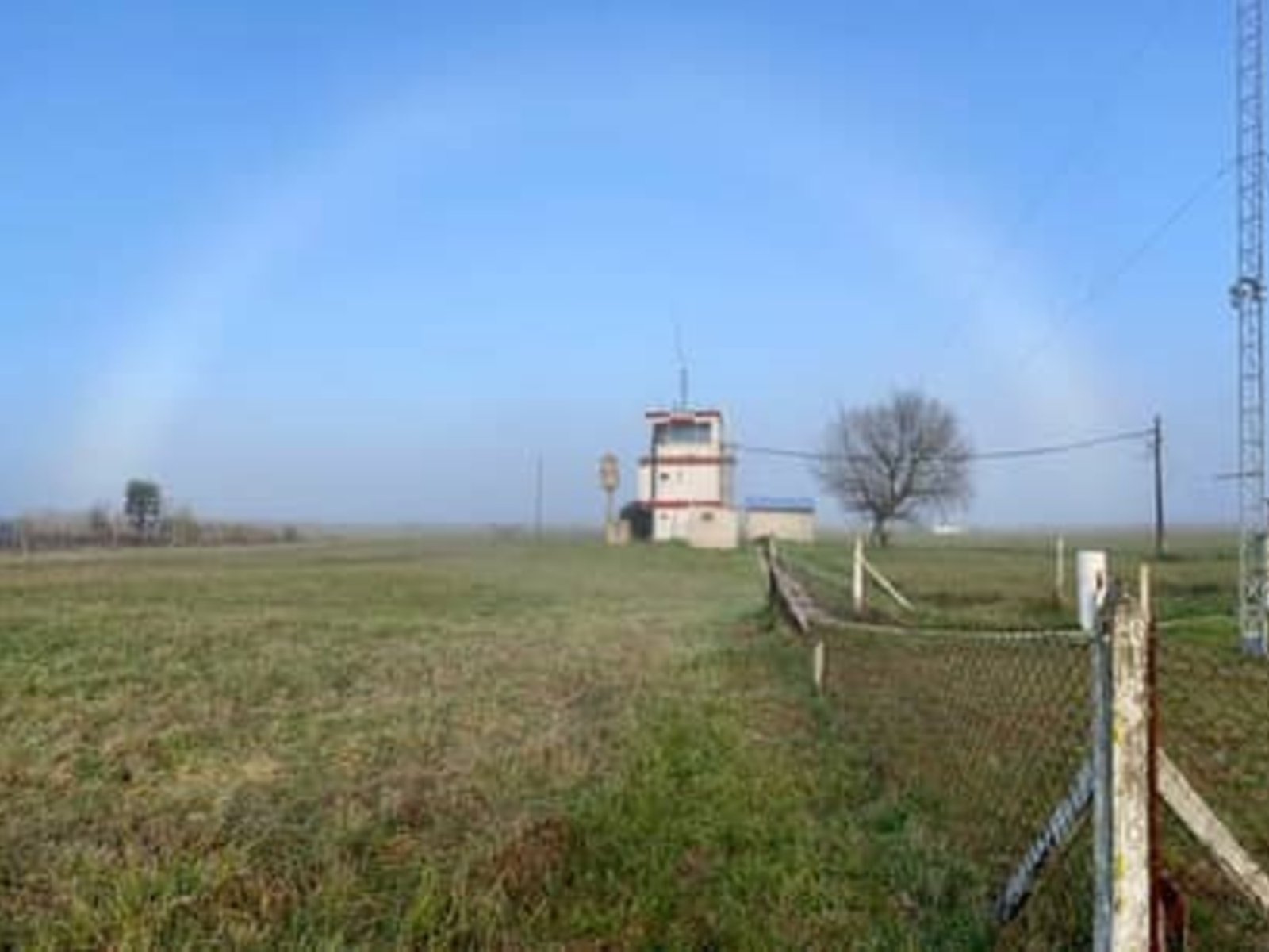 Sorpresa en el cielo por un extraño fenómeno visual que el clima muy húmedo trajo antes de la vuelta del frío