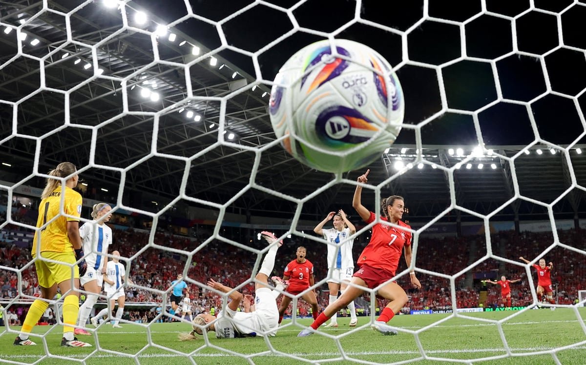Suiza hace historia y se clasifica para cuartos en su Eurocopa | Eurocopa Femenina Suiza 2025