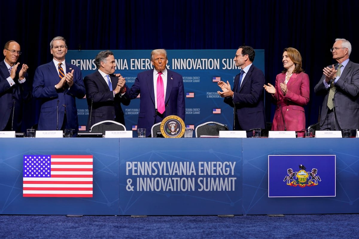 Trump anuncia una inversión privada de 92.000 millones de dólares en energía e innovación para dar la batalla de la IA a China | Economía