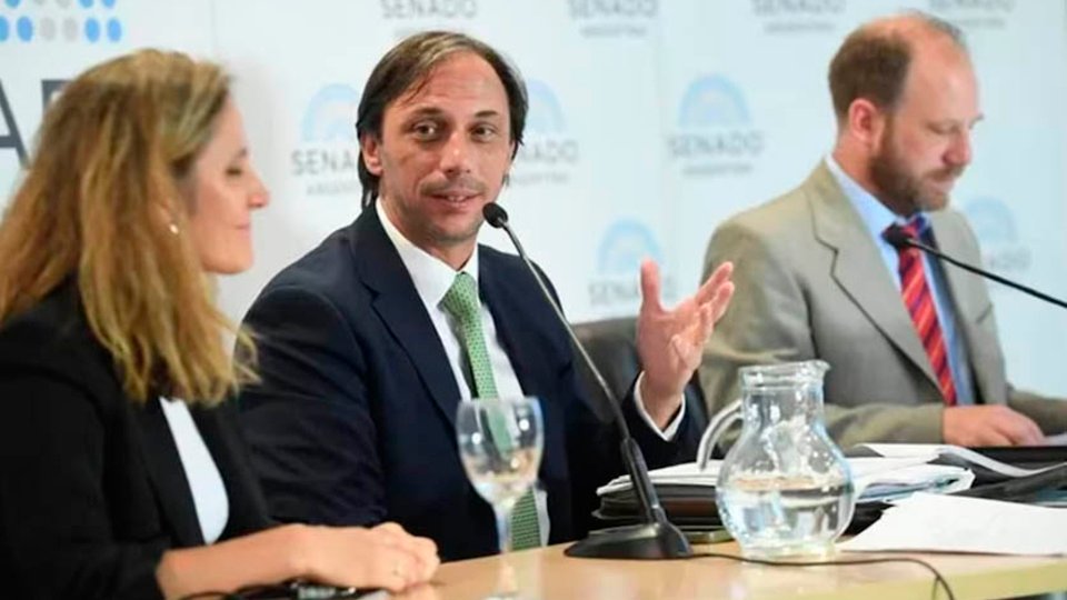 Un ajuste muy a medida del fondo buitre Burford | En medio del conflicto judicial por YPF, la Rosada achica la planta de abogados del Estado