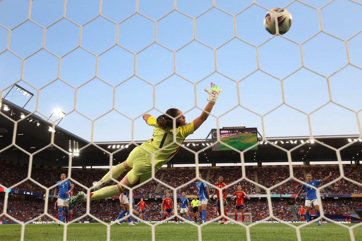 Una España sin brillo tumba a Italia y firma su primer pleno en la fase de grupos de la Euro | Eurocopa Femenina Suiza 2025