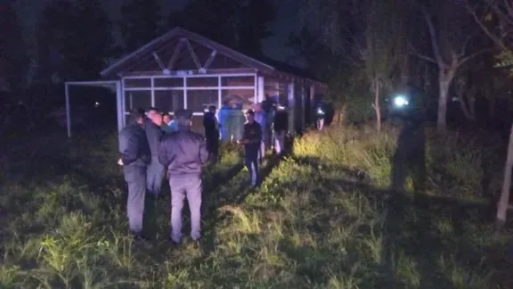 Unos niños hallaron un cuerpo mientras jugaban en un pastizal