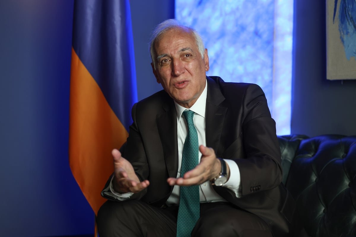 Vahagn Jachaturián: “En Armenia y Azerbaiyán necesitamos la paz; el pacto abre una nueva página” | Internacional