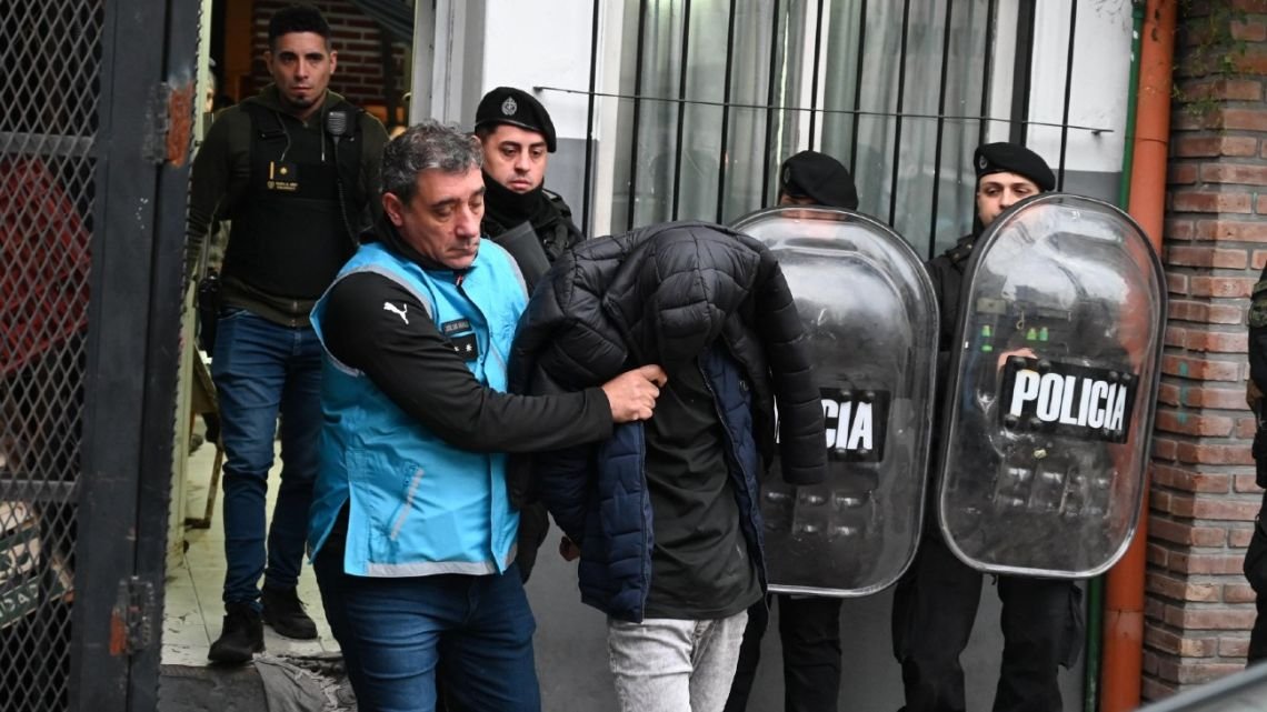 Violento robo a un jubilado y a su hija en su casa: detuvieron a dos menores de 15 y 16 años