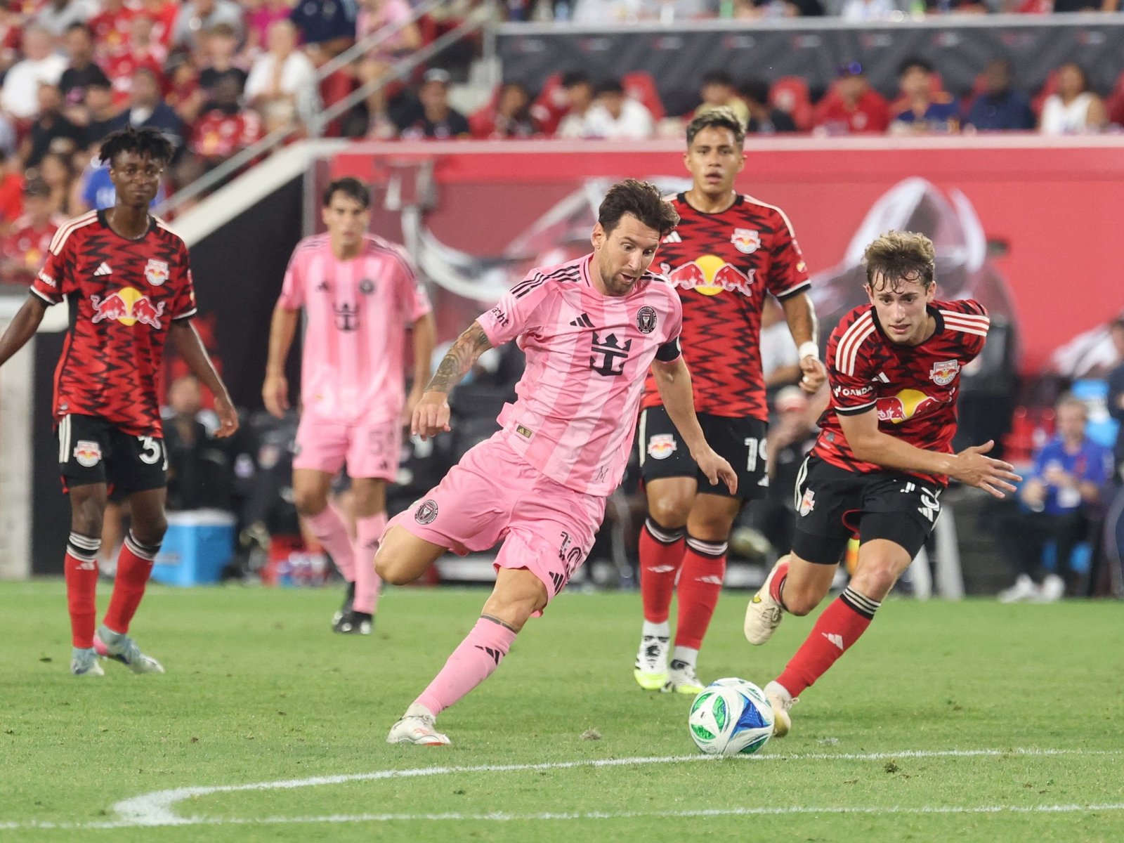 asistencia top y dos golazos, uno con gambeta sin tocarla