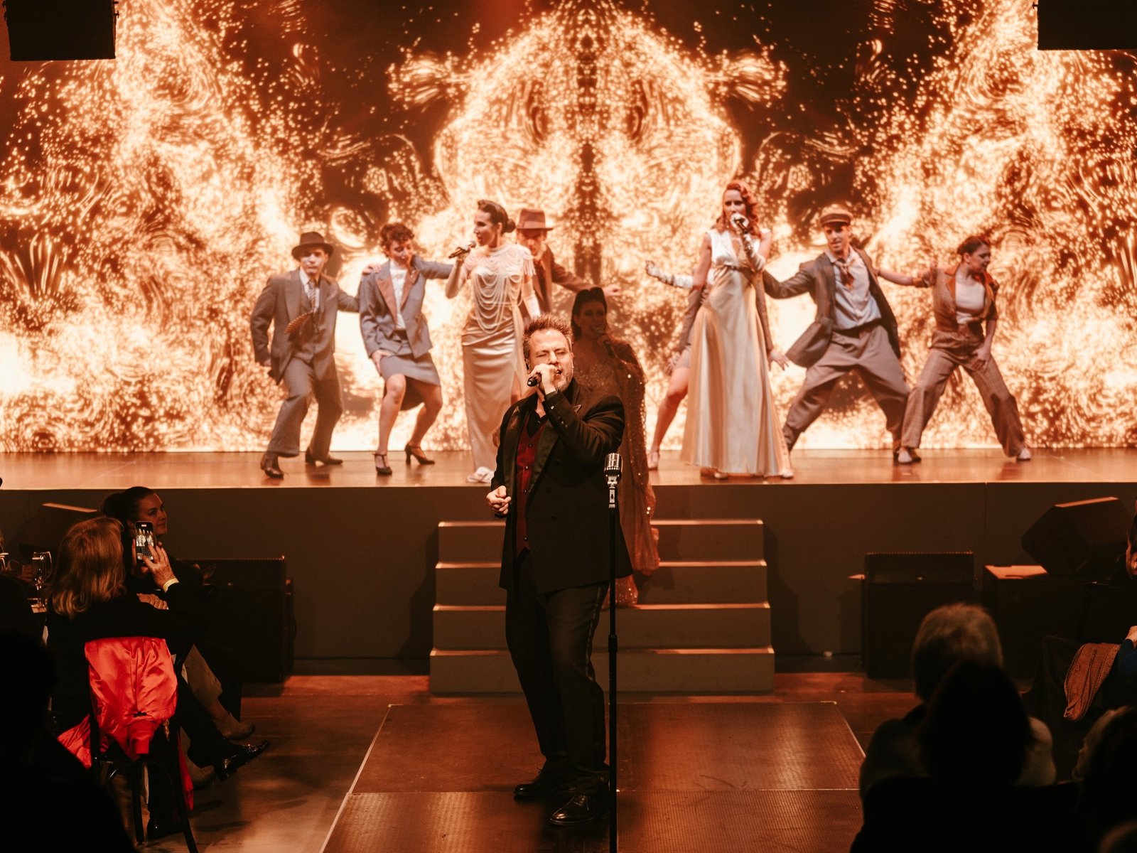 brilló en los escenarios de Europa y armó un musical con la historia del cine