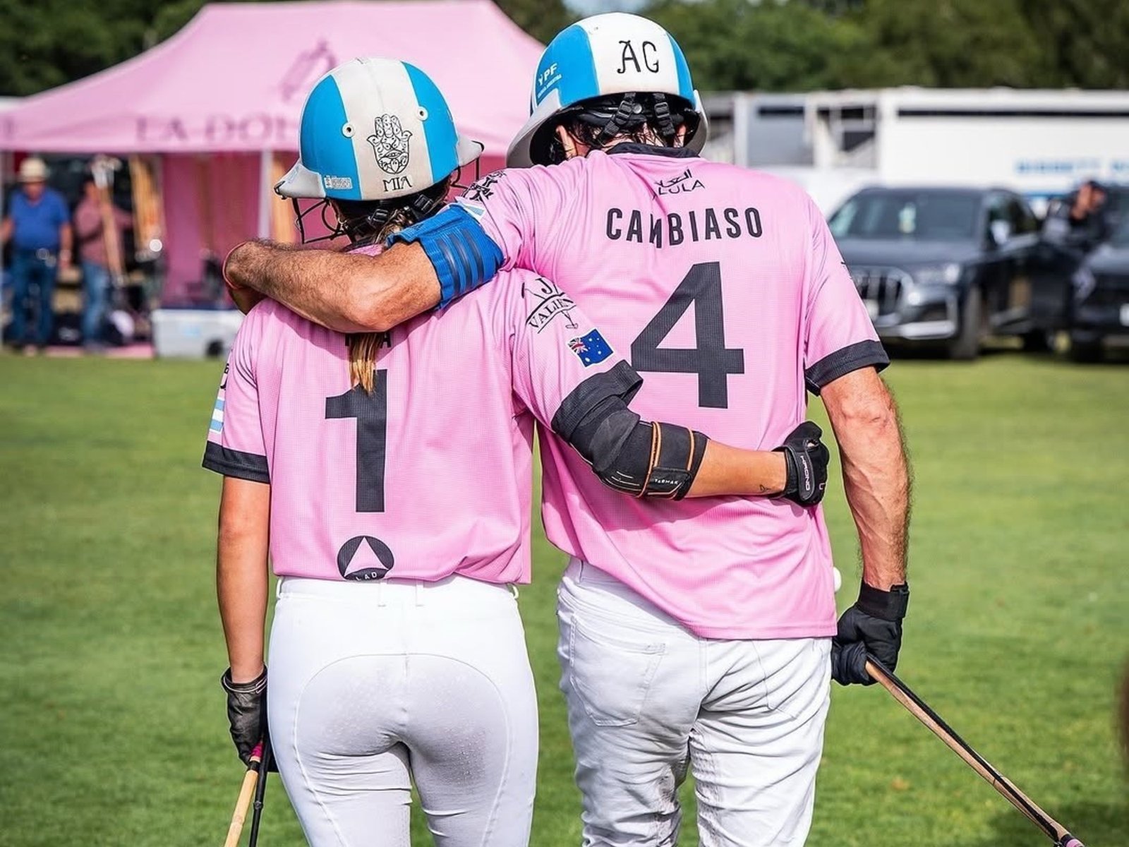 con su hija Mia, de 22 años, fueron campeones del Abierto Británico