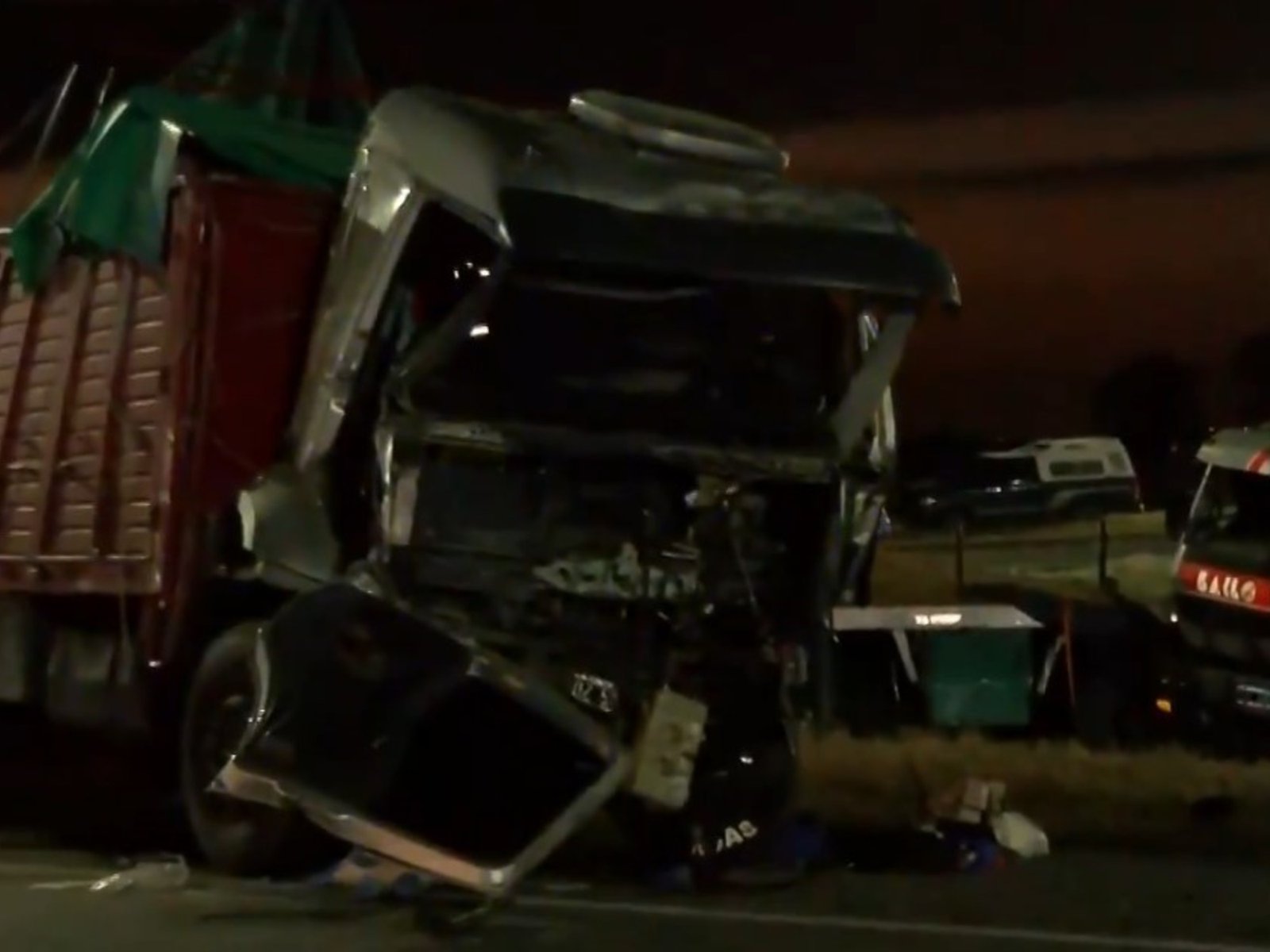 hay un muerto, varios heridos y un bebé y su madre luchan por su vida